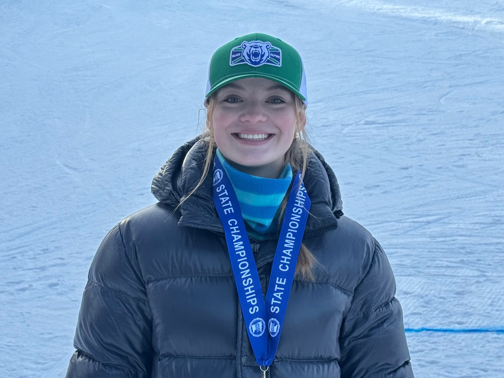 Vivien Pihlstrom skiing