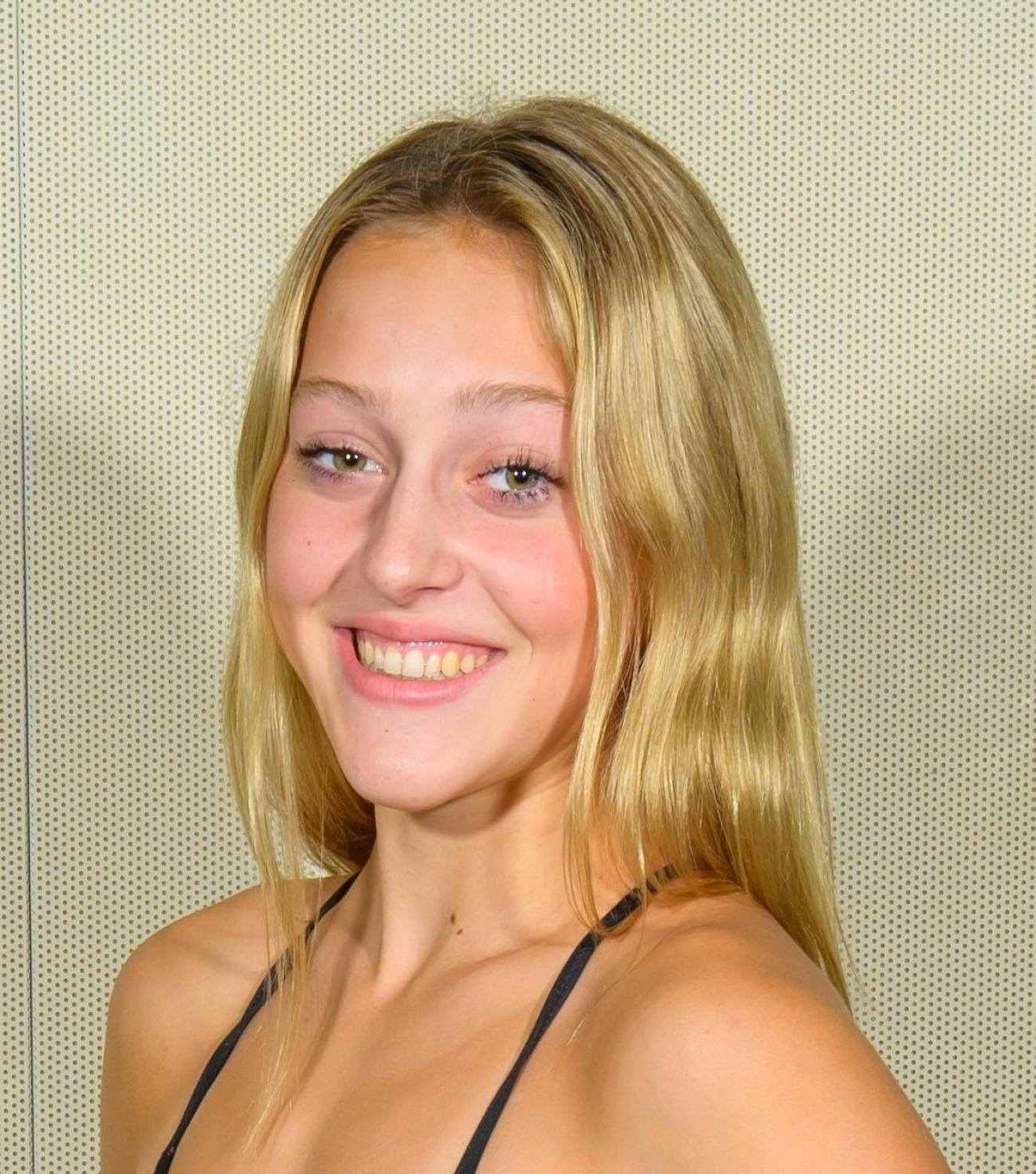 2021 Paige Dillon 400 Freestyle Relay Champ Photo