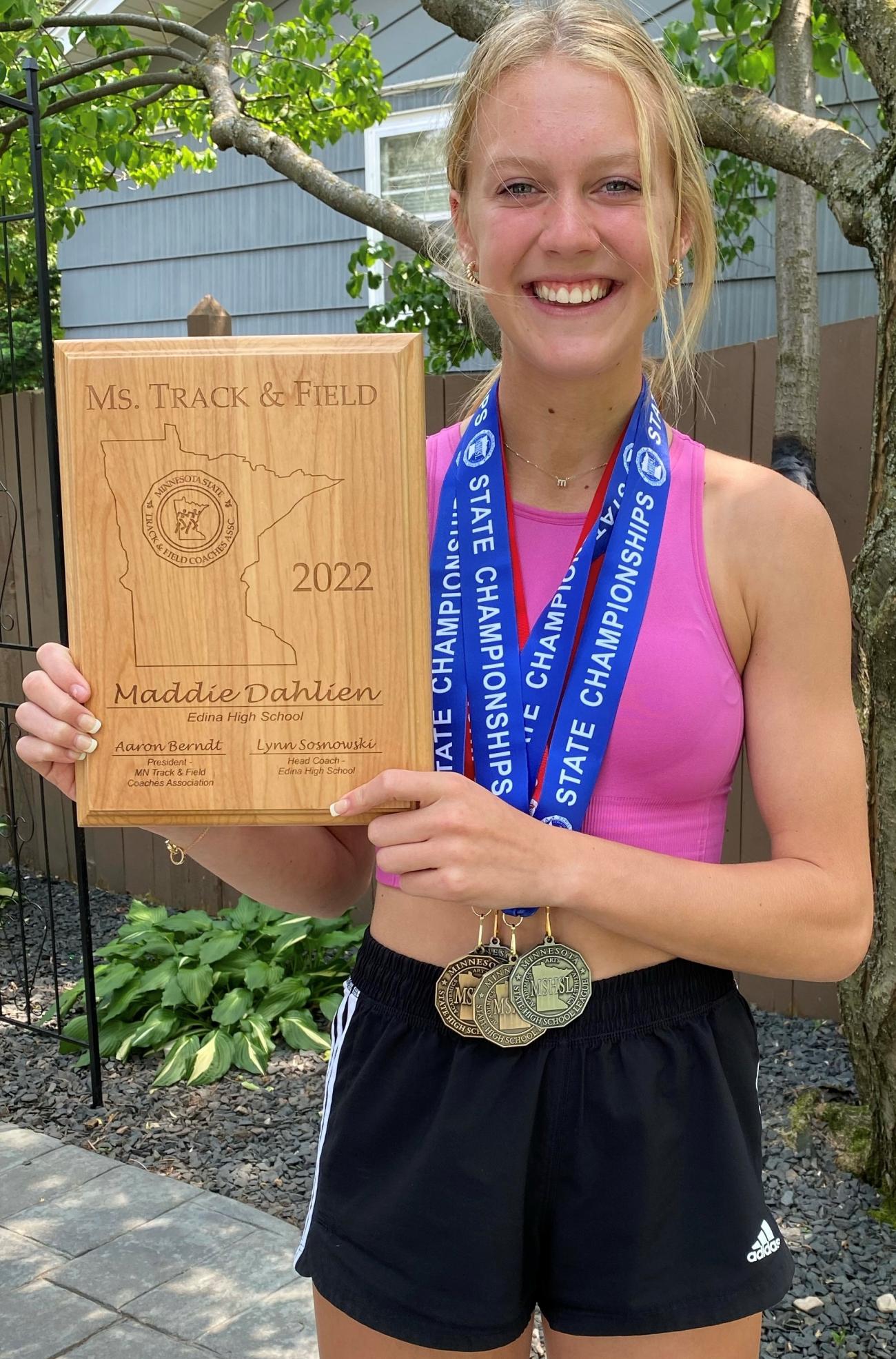 2022 Maddie Dahlien 200 Meter Champ Photo