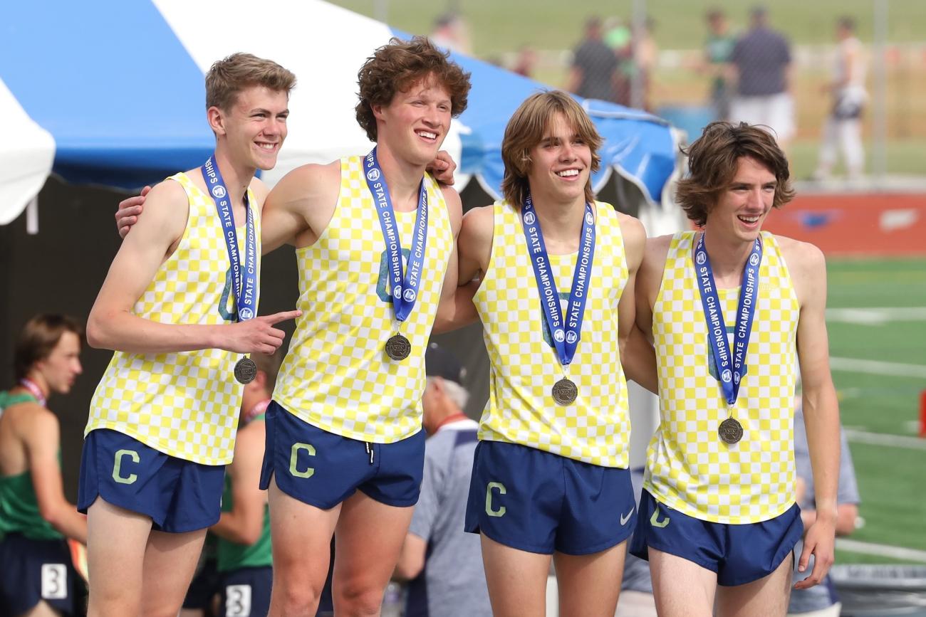 2022 St. Cloud Cathedral 4x800 Champ Photo