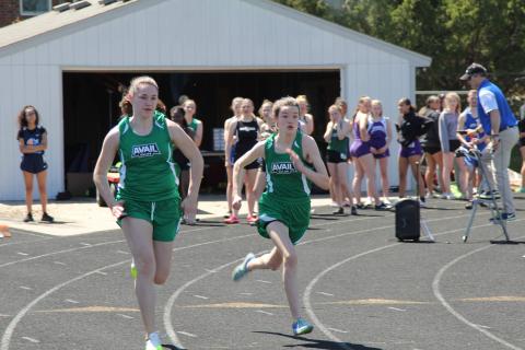 Female track runners